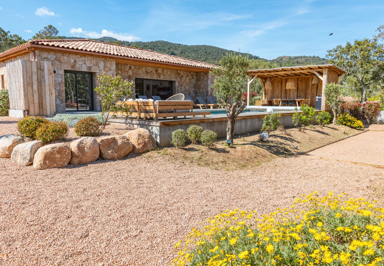 Villa in Lecci - Villa Campemu Di Lecci