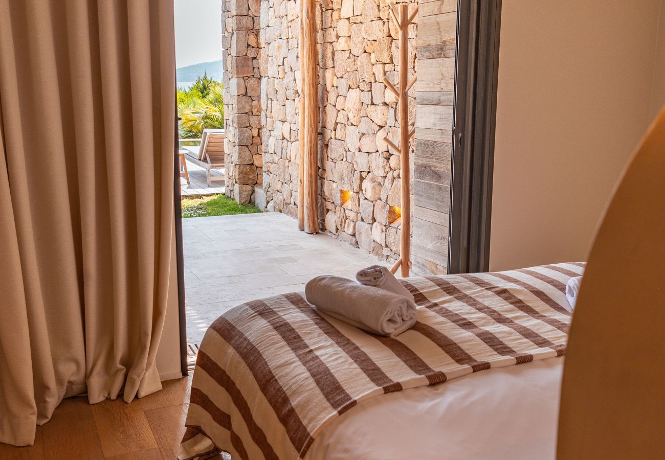 Villa in Lecci - Villa Bonanza Di Cala Rossa