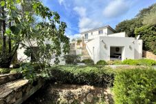 Villa/Dettached house in Lecci - Superbe villa avec piscine  proche des plage