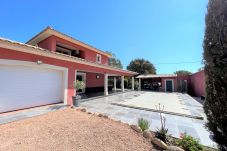 Villa/Dettached house in Sainte-Lucie de Porto-Vecchio - Villa en plein coeur du village de St Lucie