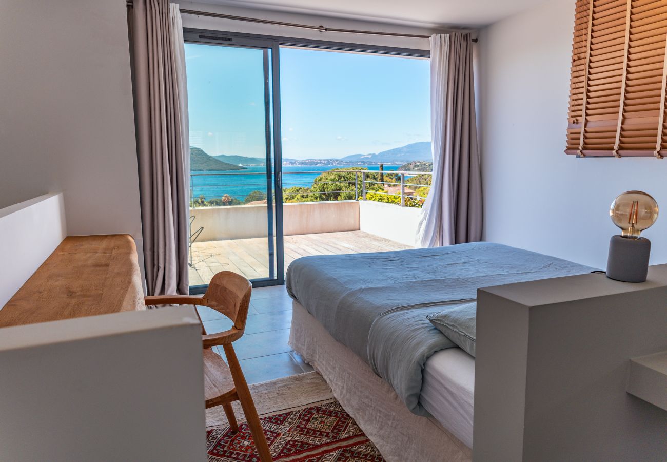 Villa a Lecci - Villa Cala Rossa