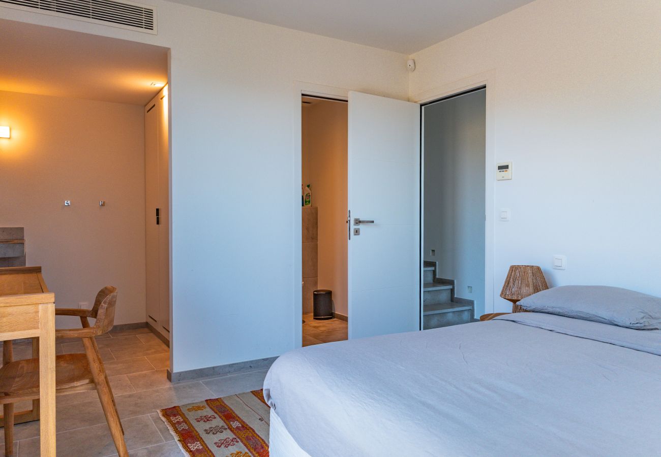 Villa a Lecci - Villa Cala Rossa