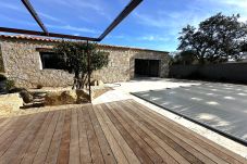 Villa a Sainte-Lucie de Porto-Vecchio - Bergeries individuelles avec piscine