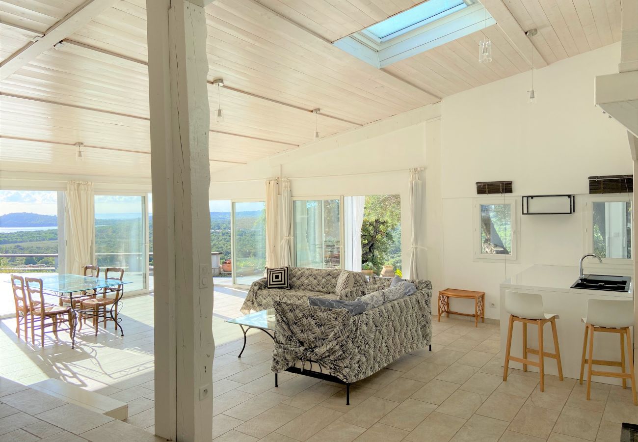 Villa à Sainte-Lucie de Porto-Vecchio - Villa  Altetu
