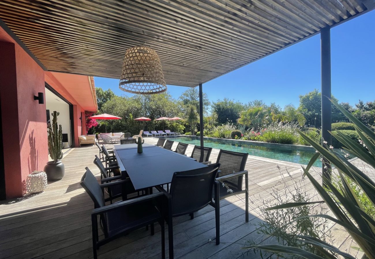villa de luxe cala rossa avec terrasse et piscine